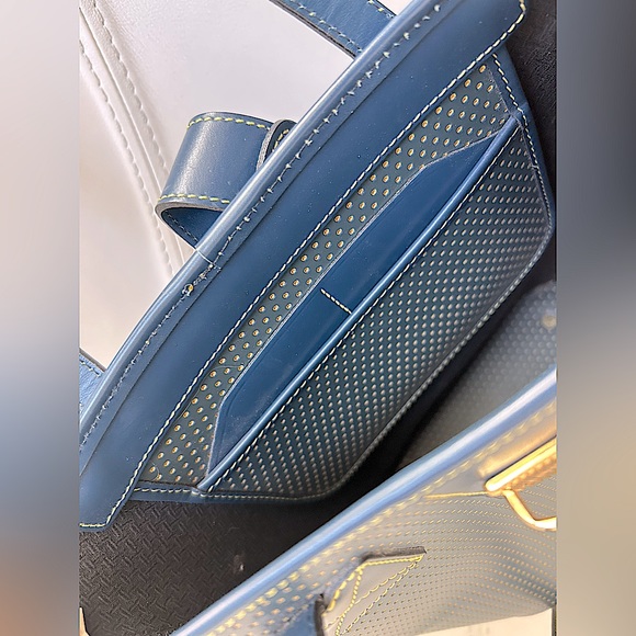 Dooney & Bourke vintage cabrio navy perforated leather bucket bag long handles - Picture 8 of 10